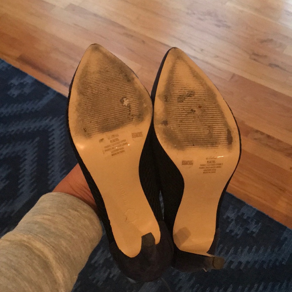 Bcbgeneration Navy And Black Pumps - image 4